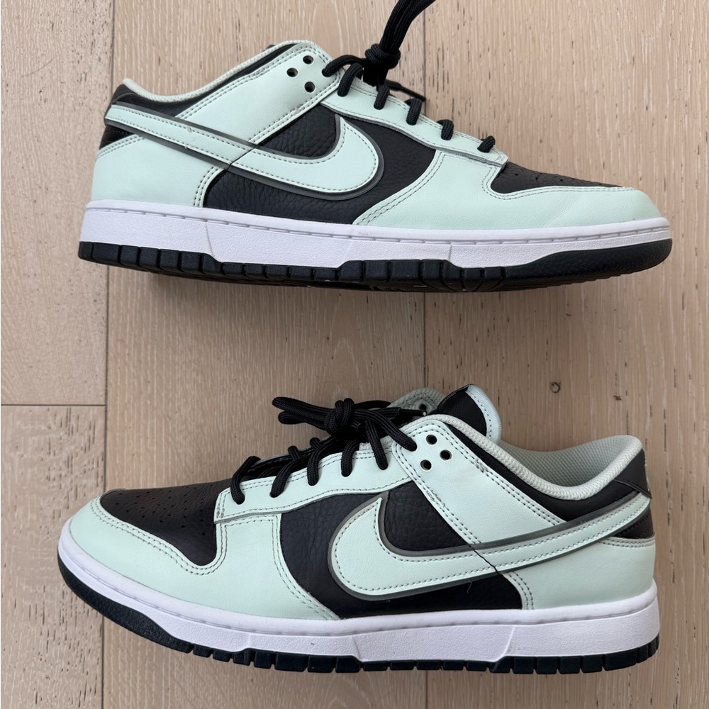 Men’s Nike dunk low “barely green”